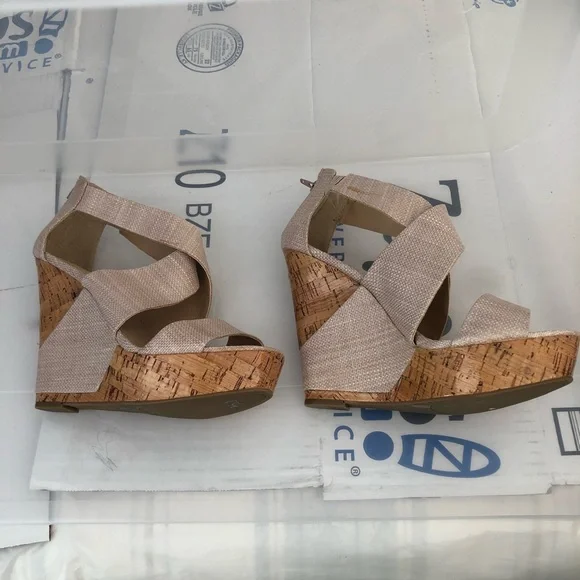 BCBG BCBGENERATION wedge platform sandal - Picture 6 of 13